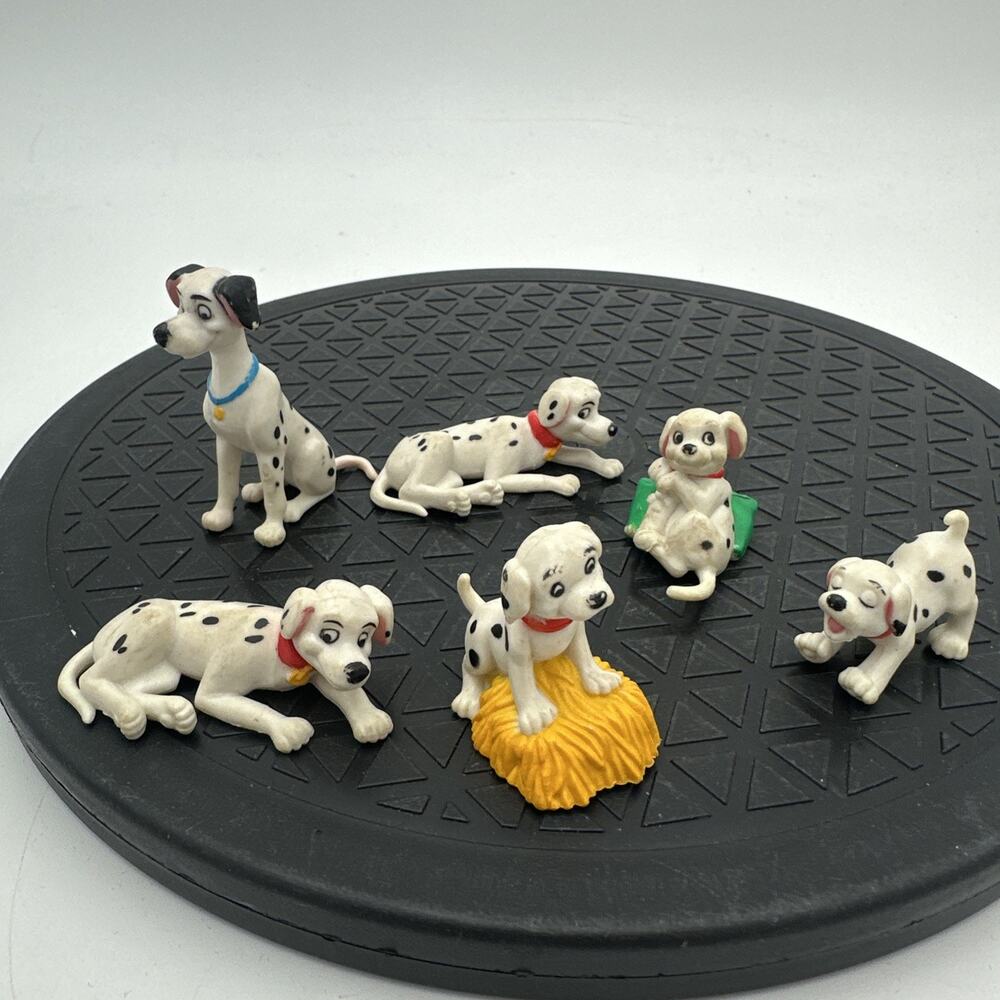 Dalmatian PVC Lot Of 6 Disney Playful Small Dogs 101 Dalmatians